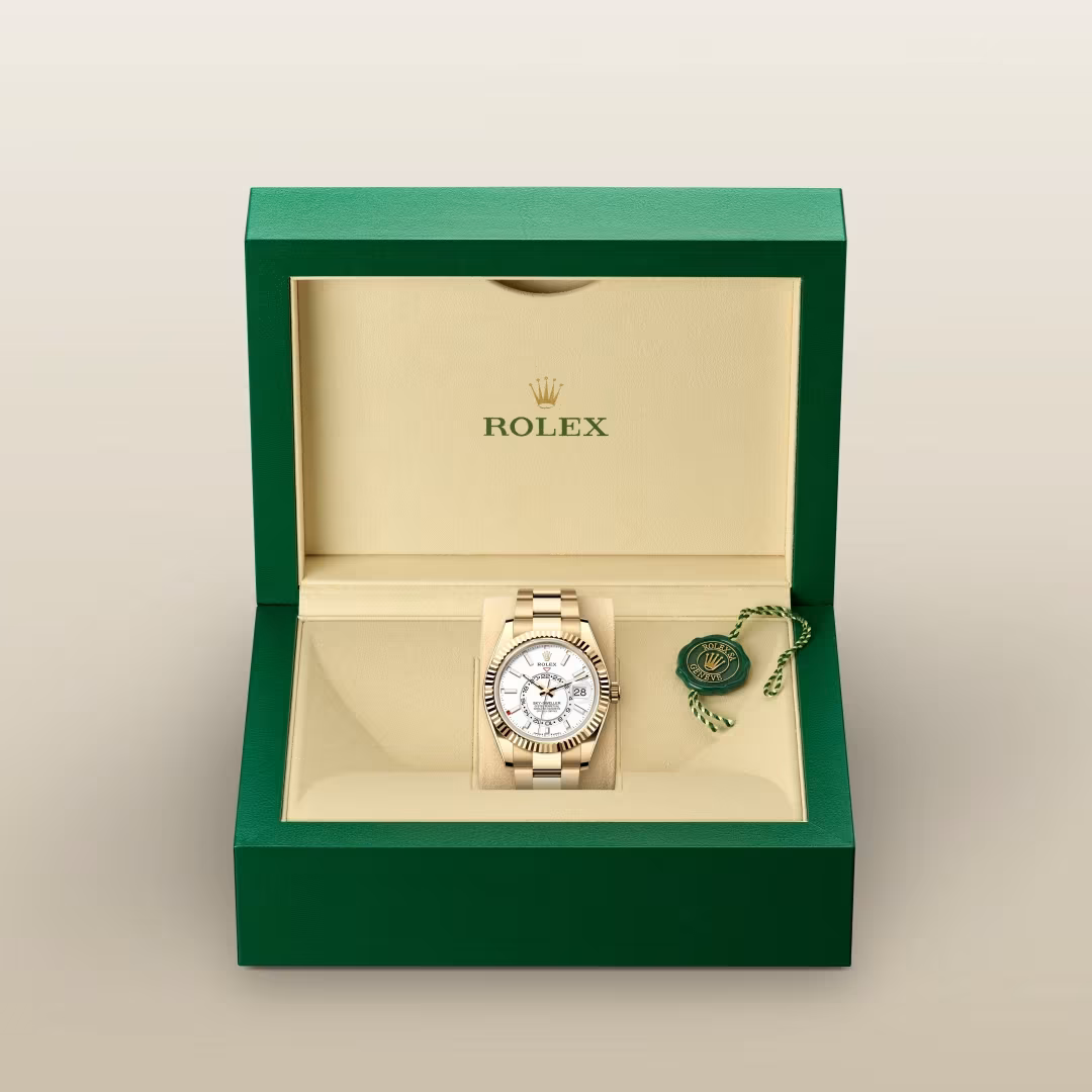 Sky-Dweller 42 Luxury Gold Sky Traveler Watch